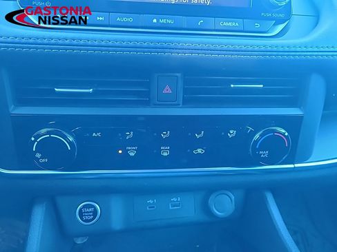 Used 2023 Nissan Rogue S image 35