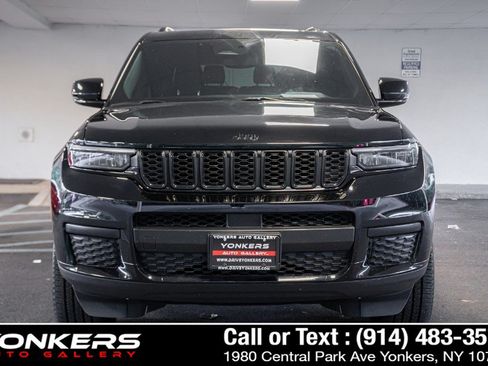 Used 2023 Jeep Grand Cherokee L Laredo AWD/4WD image 26