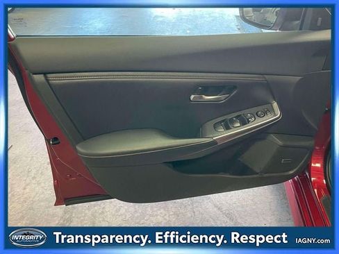 Used 2021 Nissan Sentra SR w/ SR Premium Package FWD image 16