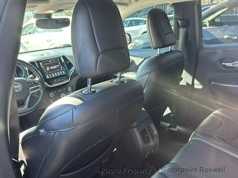 Used 2019 Jeep Cherokee Limited AWD/4WD image 18