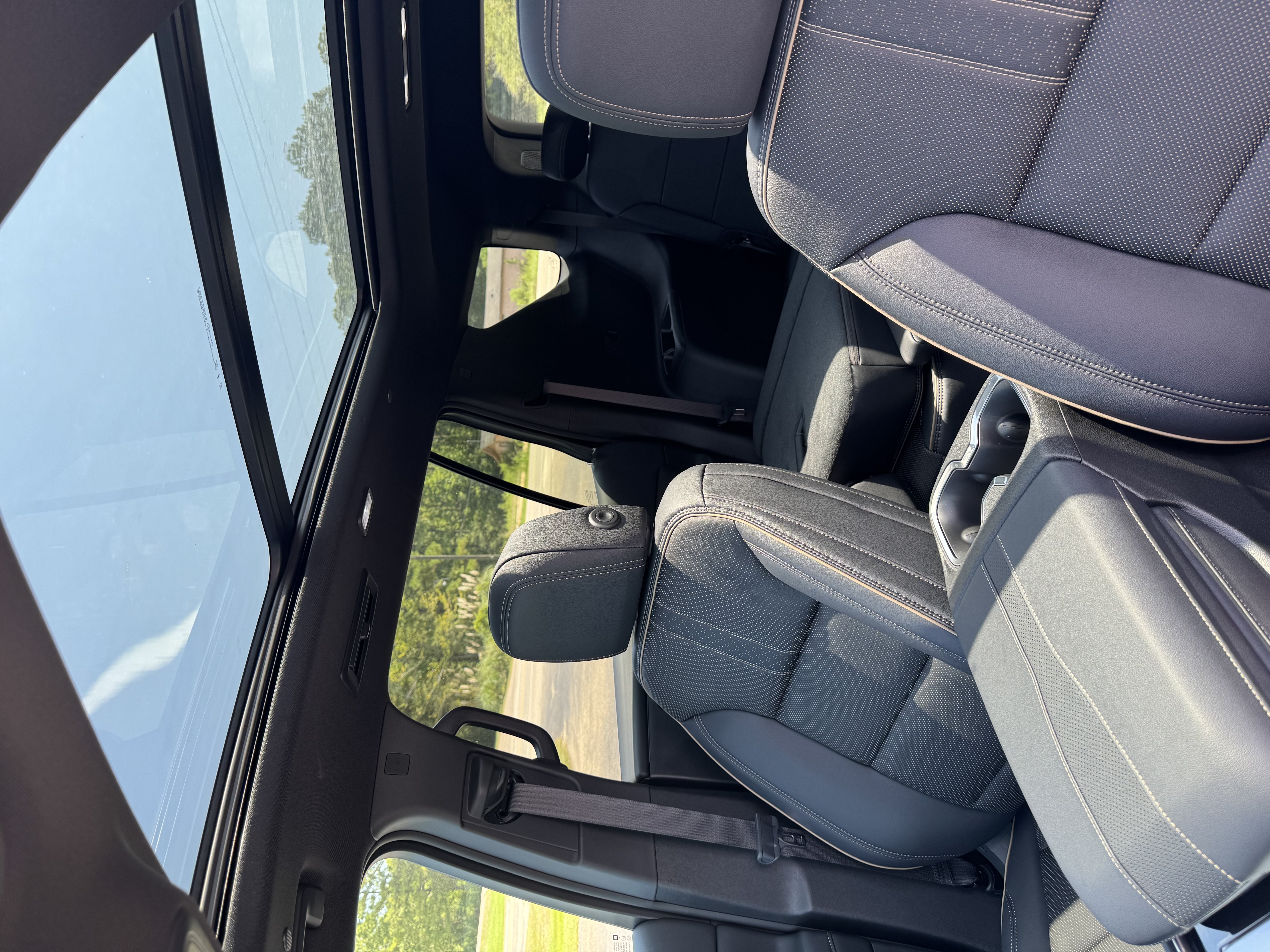 New 2026 Chevrolet Traverse High Country FWD image 37