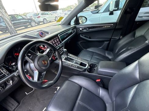 Used 2021 Porsche Macan AWD/4WD image 3