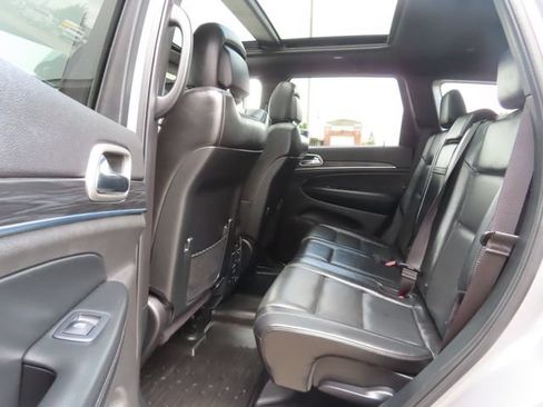 Used 2020 Jeep Grand Cherokee Limited w/ Luxury Group II AWD/4WD image 22