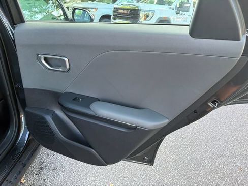 Used 2025 Kia K4 FWD image 16