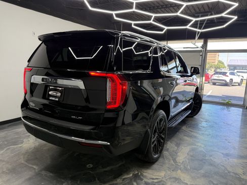 Used 2023 GMC Yukon SLT w/ SLT Premium Package AWD/4WD image 5
