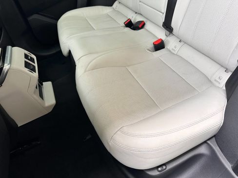 Used 2019 Land Rover Range Rover Velar S AWD/4WD image 67