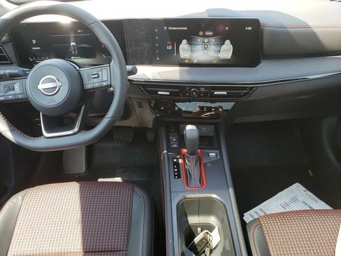 New 2025 Nissan Kicks SR w/ SR Premium Package image 16
