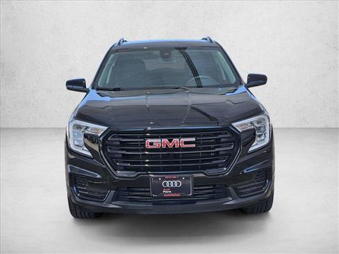 Used 2024 GMC Terrain SLE w/ Driver Convenience Package AWD/4WD image 2