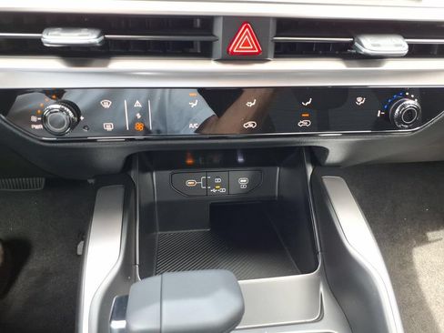 Certified 2026 Kia Sorento LX FWD image 15