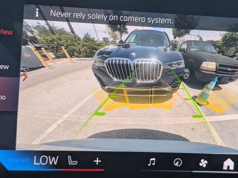 Used 2025 BMW X5 sDrive40i w/ M Sport Package image 7