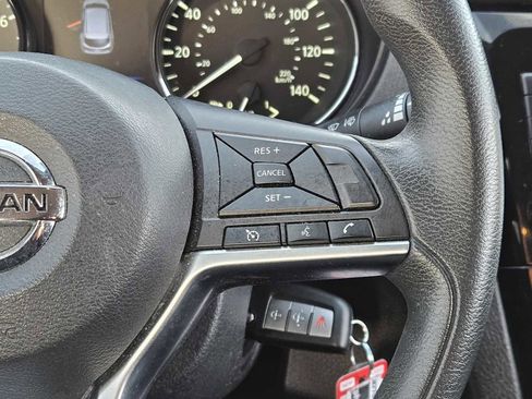 Used 2020 Nissan Rogue Sport S image 26