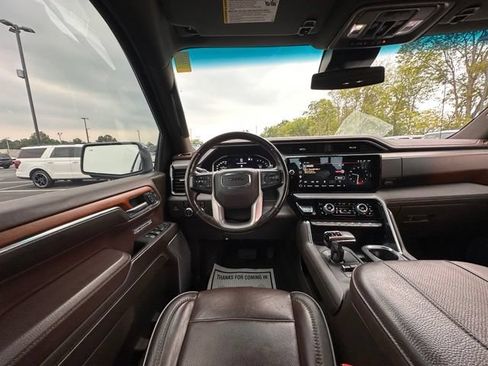 Used 2023 GMC Sierra 1500 Denali AWD/4WD image 18