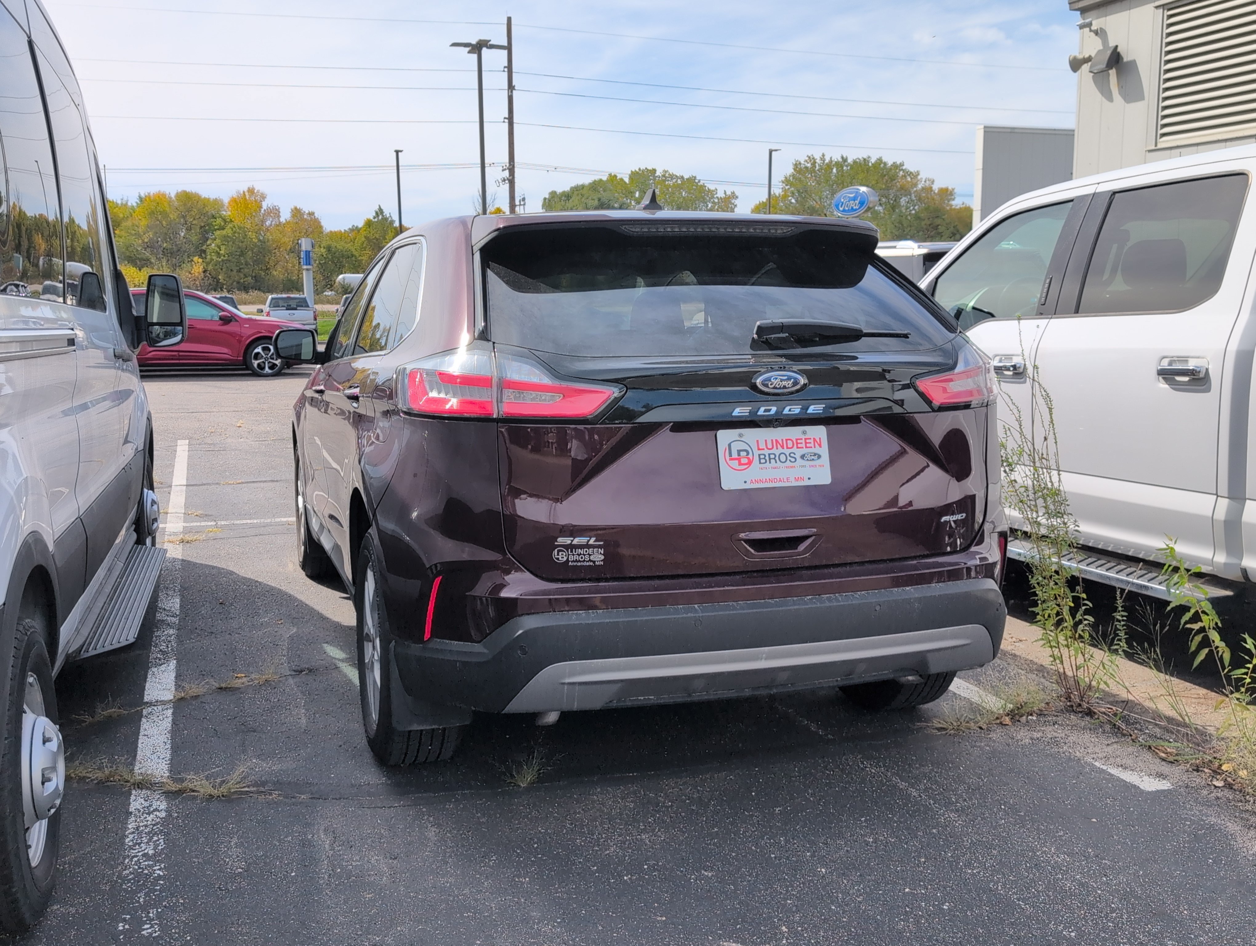 Used 2021 Ford Edge SEL w/ Convenience Package AWD/4WD image 3