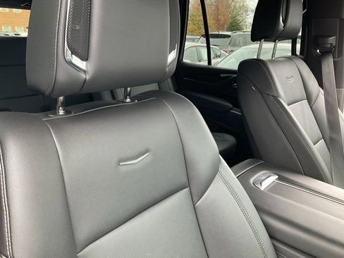 Used 2022 Cadillac Escalade Luxury image 51