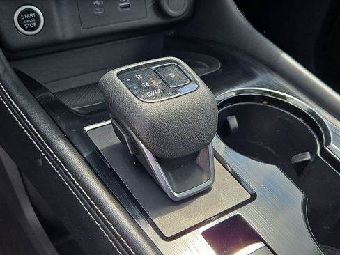 Used 2023 Nissan Rogue SL w/ SL Premium Package image 18