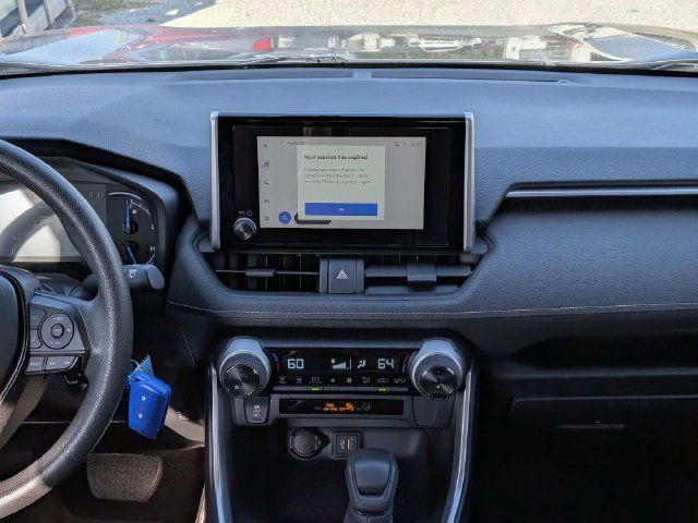 Used 2025 Toyota RAV4 LE AWD/4WD image 17