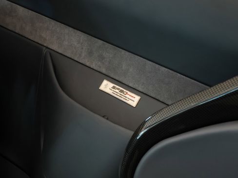 Used 2024 Ferrari SF90 Spider image 23