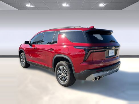 Certified 2025 Chevrolet Traverse LT w/ Driver Confidence Package FWD image 3