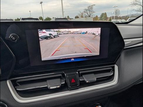 Used 2025 Chevrolet TrailBlazer LT w/ Driver Confidence Package image 20