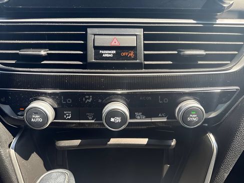 Used 2022 Honda Accord Sport Special Edition image 9