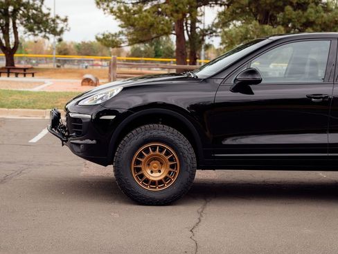 Used 2015 Porsche Cayenne Diesel AWD/4WD image 23