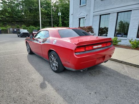 Used 2012 Dodge Challenger R/T RWD image 3