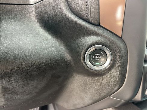 Used 2019 Chevrolet Silverado 1500 High Country w/ Technology Package image 22