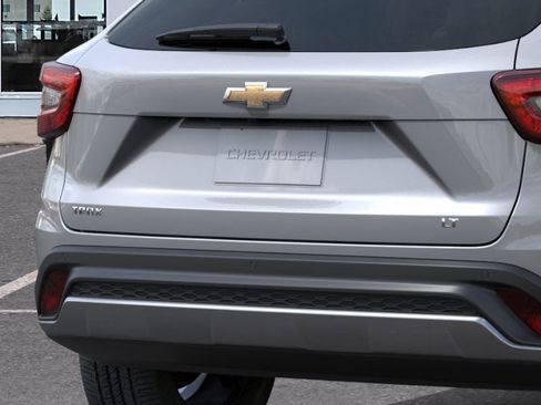New 2026 Chevrolet Trax LT w/ Sunroof Package image 24