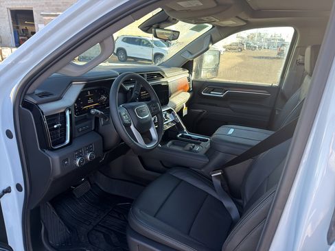 New 2026 GMC Sierra 2500 Denali w/ Denali Reserve Package image 9