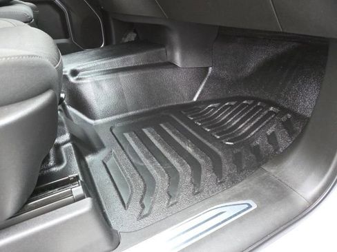 Used 2022 Chevrolet Silverado 1500 LT image 17