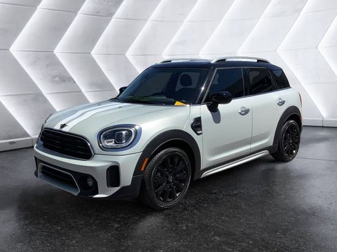 Used 2021 MINI Cooper Countryman FWD image 3