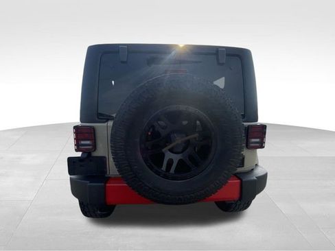 Used 2017 Jeep Wrangler Sahara w/ Connectivity Group image 13