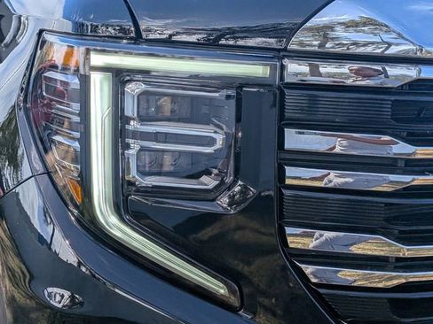 New 2026 GMC Sierra 1500 SLT w/ SLT Premium Plus Package image 9