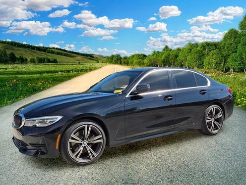 Used 2022 BMW 330i Sedan w/ Driving Assistance Package RWD image 3