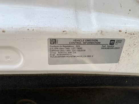 Used 2024 GMC Terrain SLE image 25