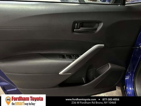 Certified 2022 Toyota Corolla Cross LE image 18