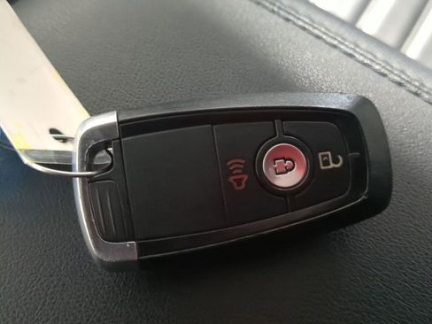 Used 2020 Ford Edge SEL image 46