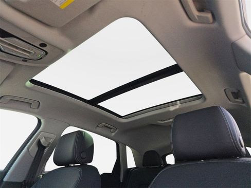 Certified 2022 Audi e-tron Premium image 30