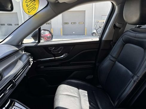 Used 2020 Lincoln Corsair AWD w/ Premium Package image 16