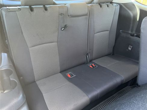 Used 2023 Toyota Highlander LE FWD image 27