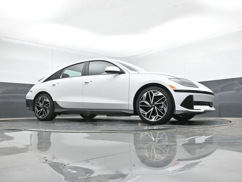New 2025 Hyundai Ioniq 6 SEL image 15