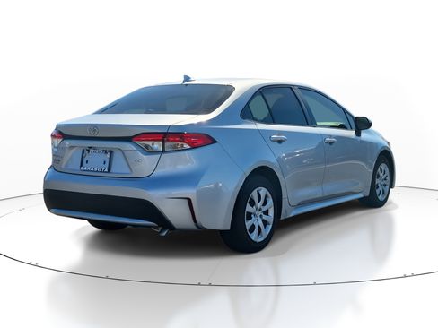 Used 2021 Toyota Corolla LE image 6