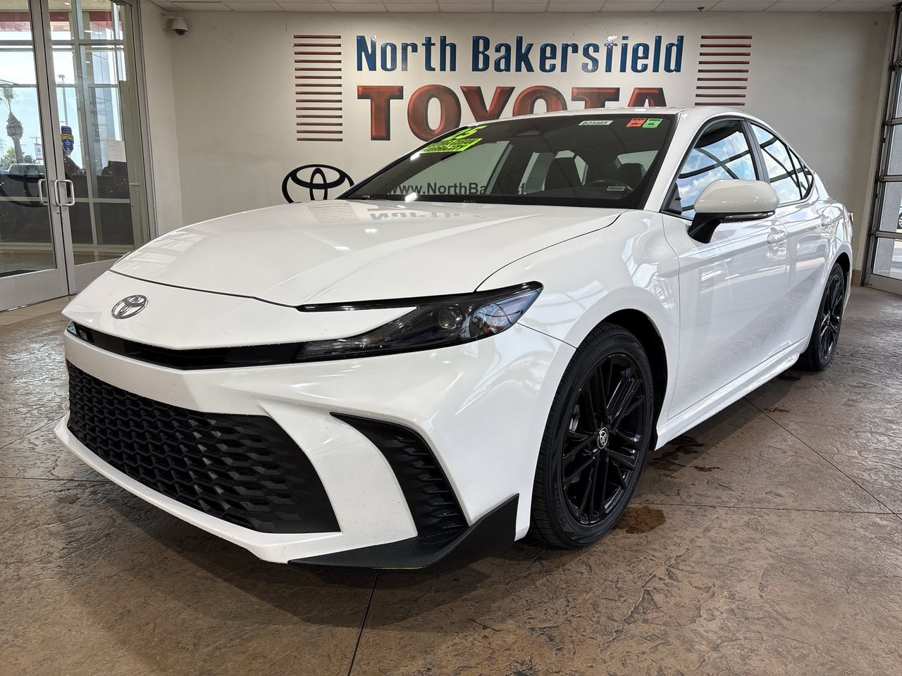 Certified 2025 Toyota Camry SE FWD image 6