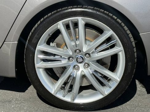 Used 2010 Jaguar XF Supercharged RWD image 13
