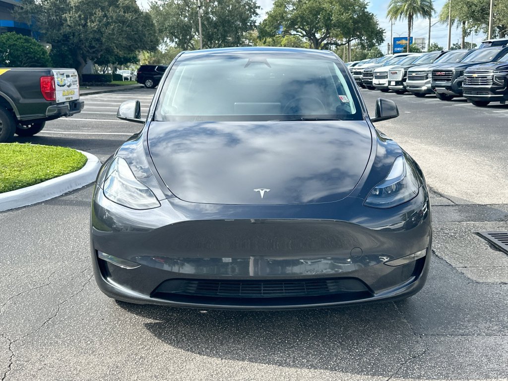Used 2024 Tesla Model Y Long Range AWD/4WD image 2