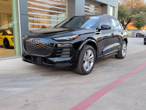 Used 2025 Audi Q6 e-tron Premium w/ Convenience Package image 5