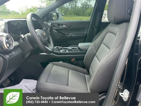 Used 2026 Chevrolet Equinox LT AWD/4WD image 17
