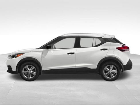 Used 2020 Nissan Kicks S FWD image 6