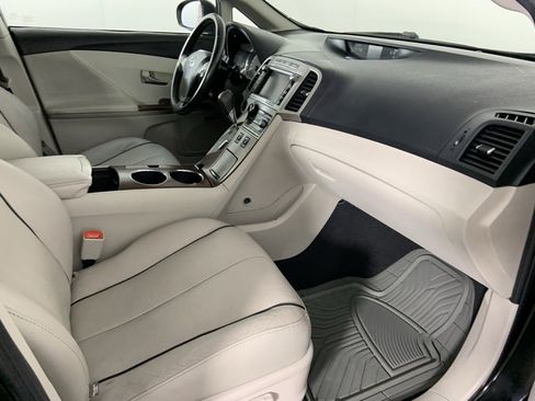 Used 2011 Toyota Venza AWD w/ Premium Pkg #2 image 16