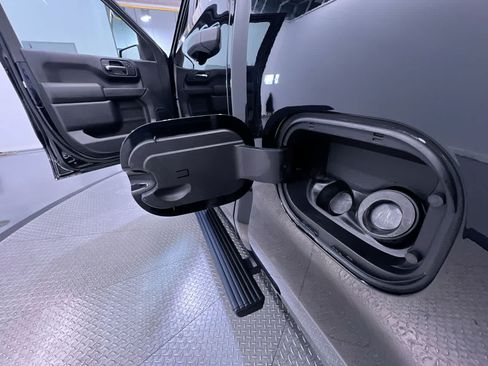 Used 2021 Chevrolet Silverado 1500 Custom AWD/4WD image 37